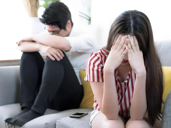 很难接受这种纯伤害的背叛，往后各自安好